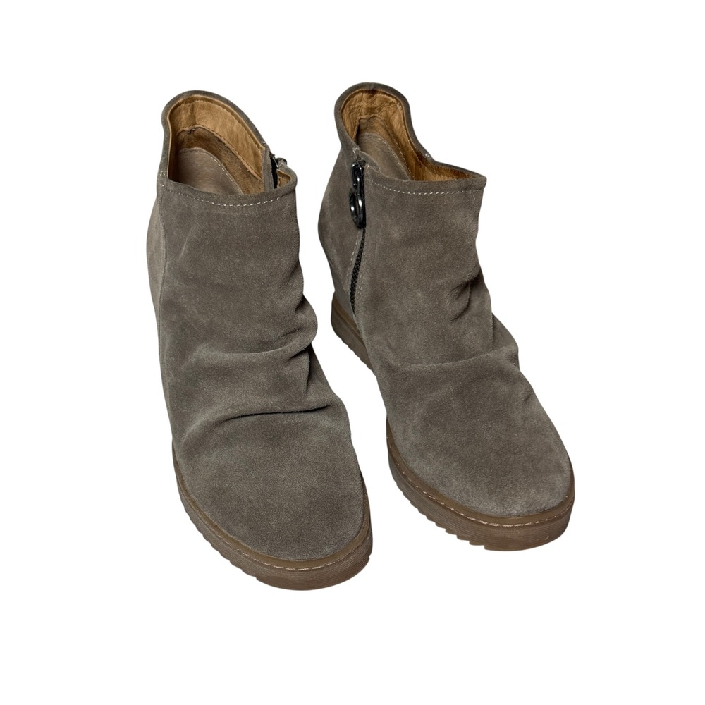 SOFFT Aqua Siri Taupe Suede Waterproof‎ Zip Slouch Wedge Ankle Boots Size 8